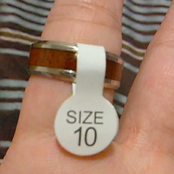 Ring - Picture 2 of 3